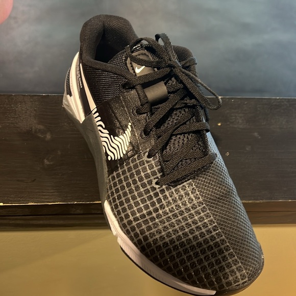 Nike Metcon 8 - Picture 2 of 5